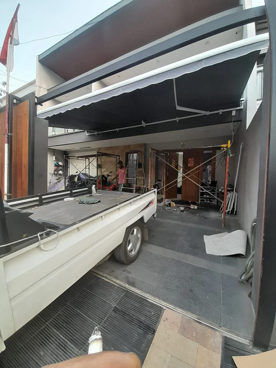Awning Lipat Otomatis Sensor Cuaca Hunian Modern