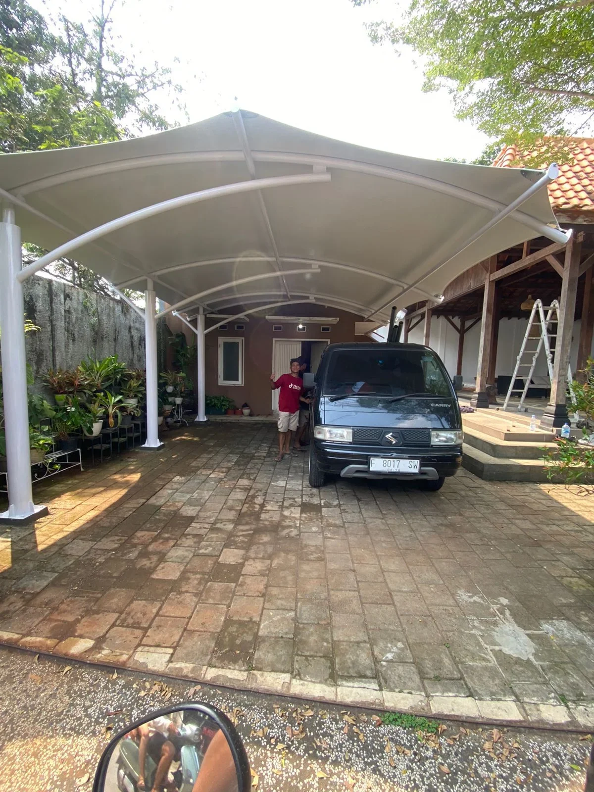 Kontraktor Kanopi Membran NavaPark BSD: Proteksi Mobil Mewah